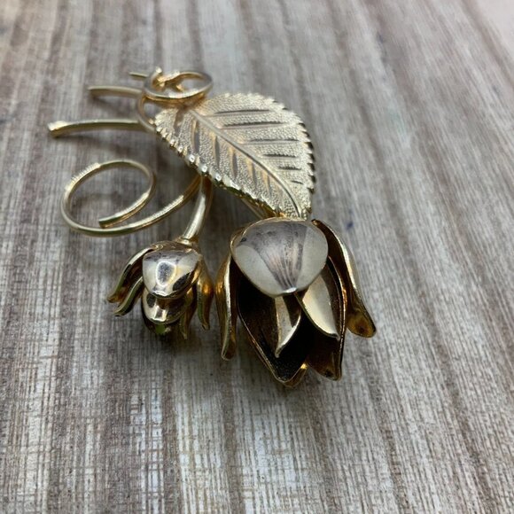 Double Roses Flower Leaf Gold Tone Vintage Brooch Pin - Picture 3 of 6